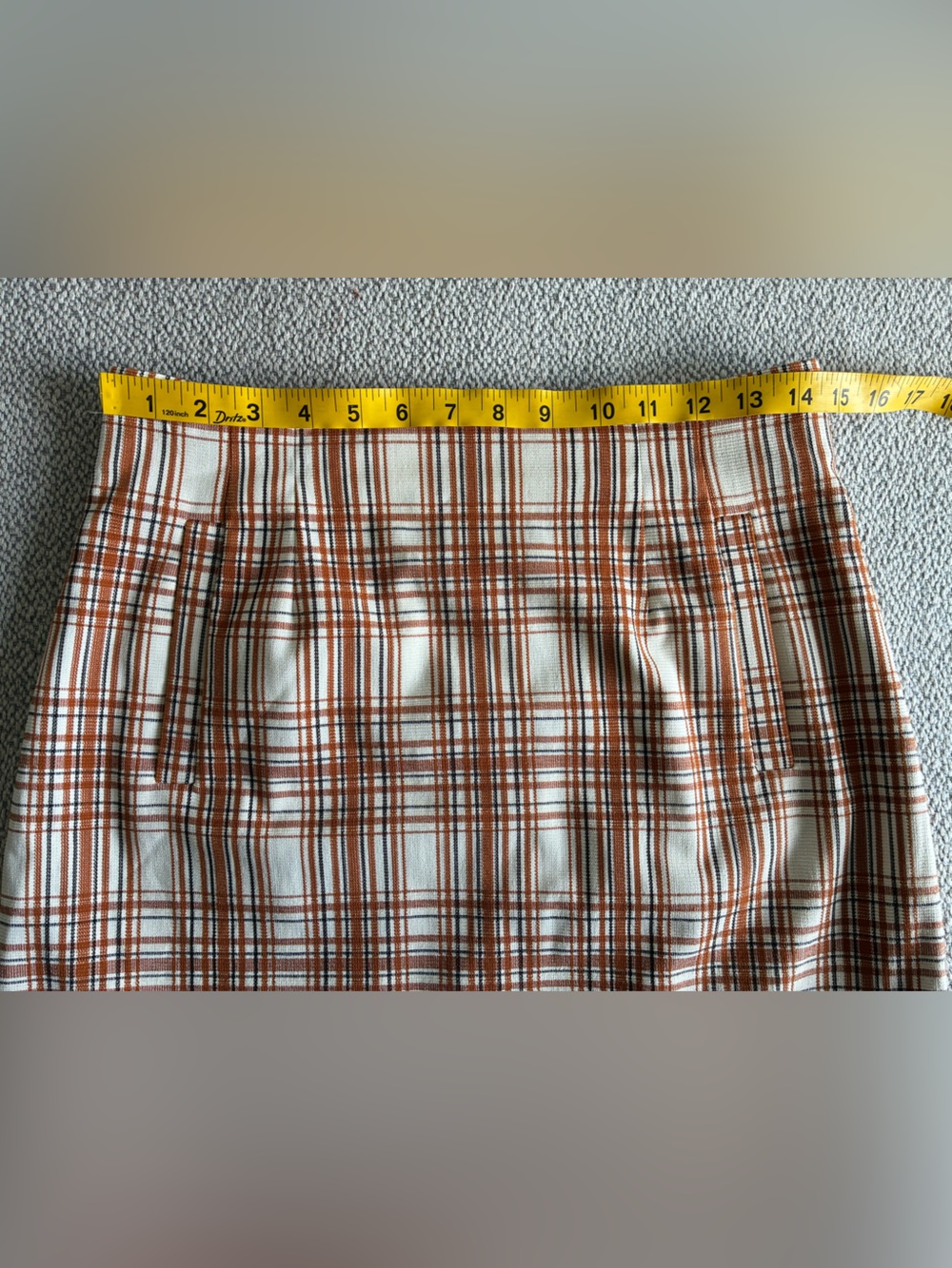 Veronica Beard Roman Plaid
Mini Skirt White Multi Pleated
Size 6 - Picture 7 of 12